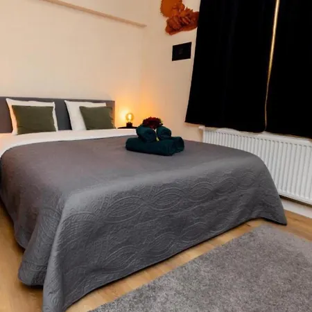 Sint Jan Apartman *